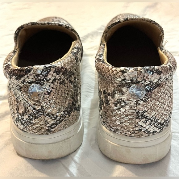 Steve Madden Snake Print Slip-On Sneakers Women’s Size 5 - Picture 3 of 7